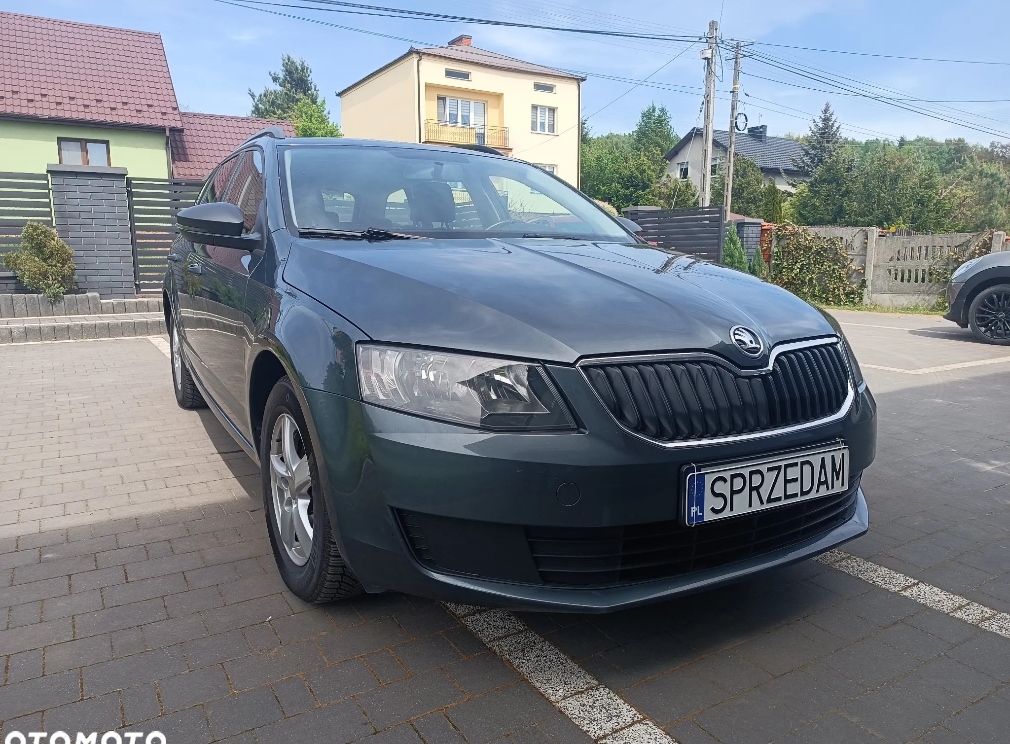 Skoda Octavia cena 33700 przebieg: 235000, rok produkcji 2015 z Starachowice małe 742